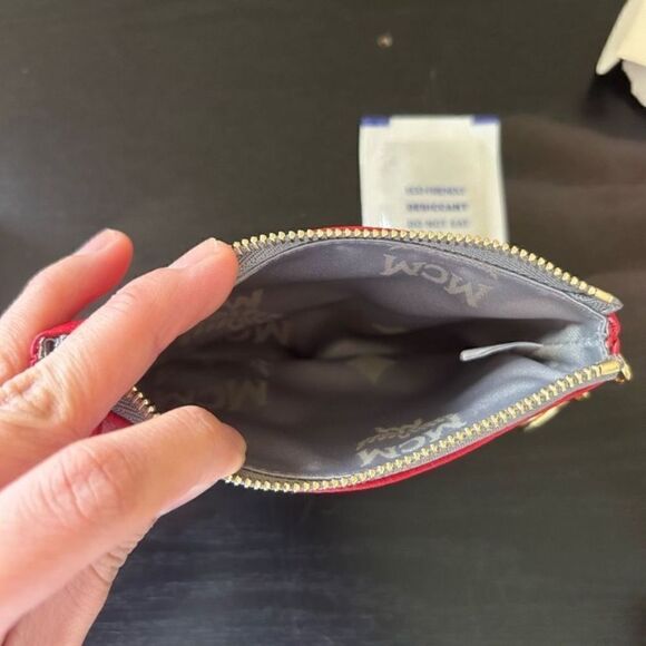 MCM key holder red and silver New in the box - Picture 8 of 12